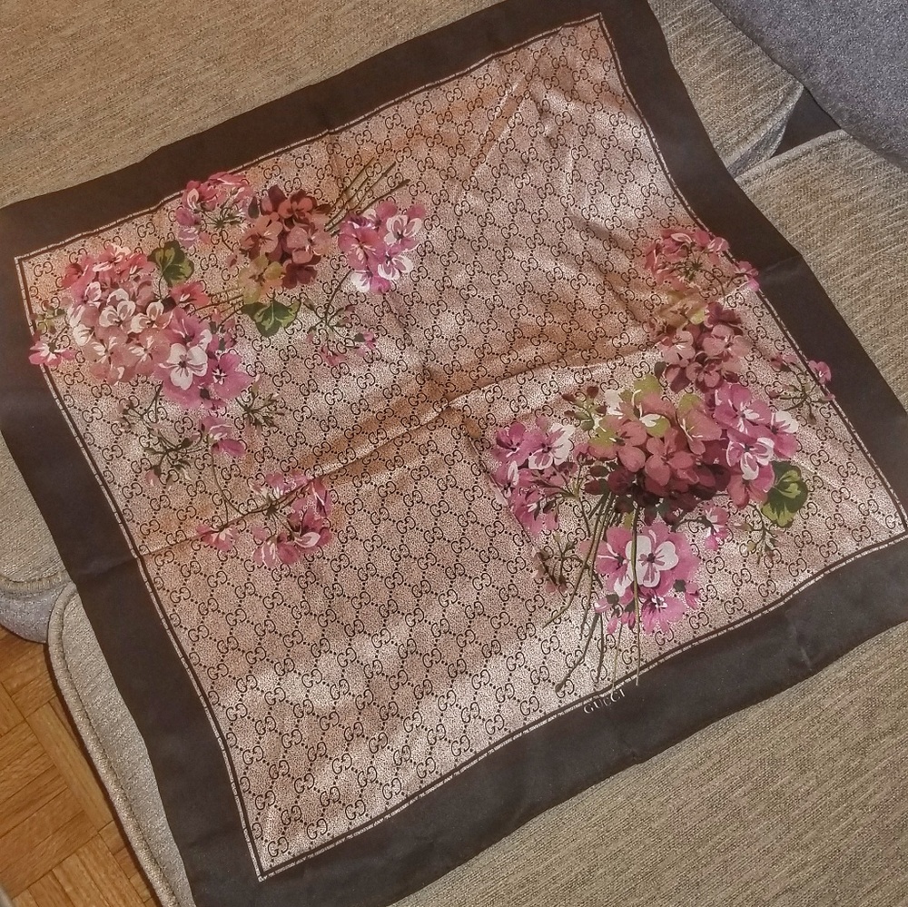 Gucci silk women square scarf